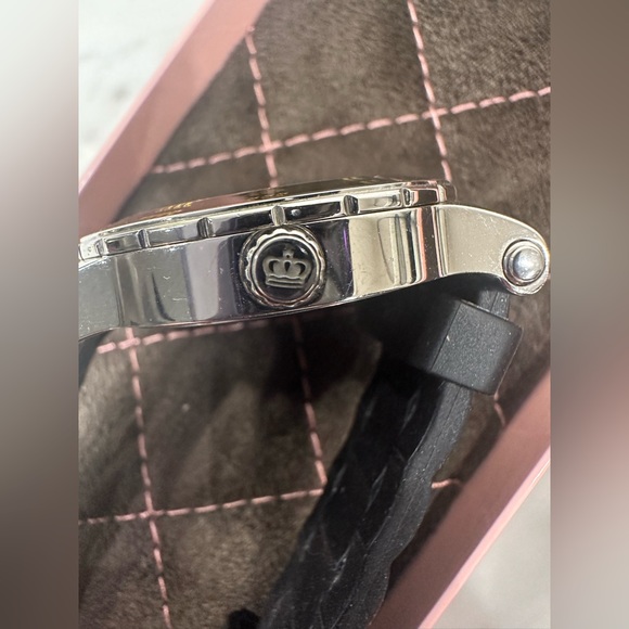 2005 JUICY COUTURE Glamor Watch with Black Rubber Strap & Swarovski Crystals - Picture 5 of 15